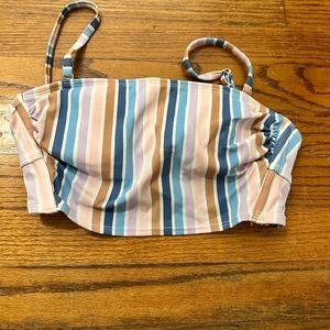 Multi colored bikini top size S in good condition